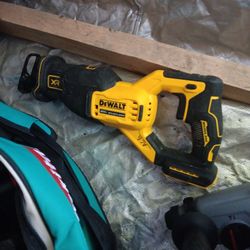 Dewalt Reciptol Saw