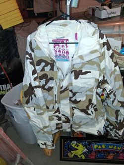 Burton snow jacket (L)