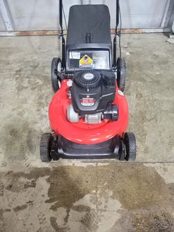 Yard Machines Lawnmower 