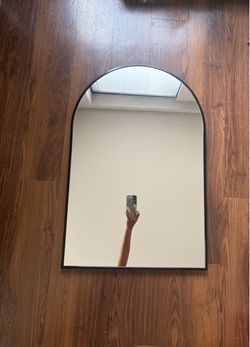 arched mirror