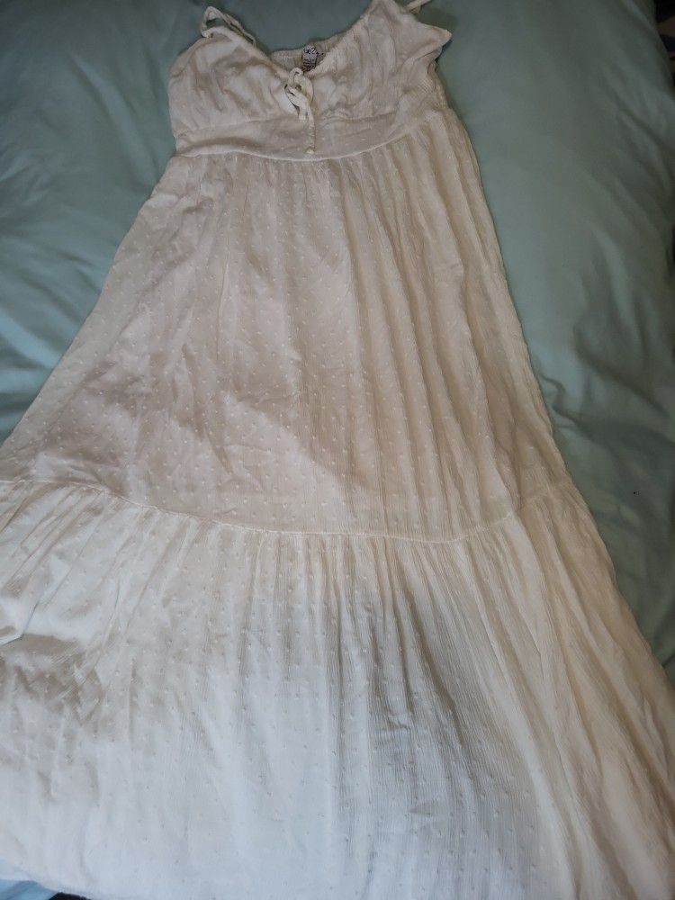 Vestido Blanco. Talla L. Fue Usado Solo 3 Veces