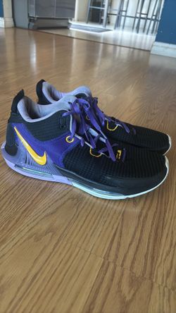 Nike LeBron Witness 7 basketball shoes