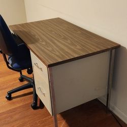 Desk With Chair Free