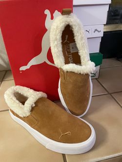 Athletic shoes