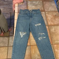 Levi’s High Waisted mom Jeans