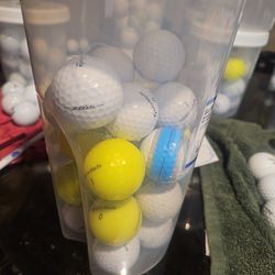 Golf Balls Taylormade Excellent Condition (20) Balls for 15$ Cash pickup Watauga