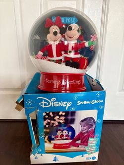 Seasons Greetings Disney Animated Waterless christmas Snow Globe