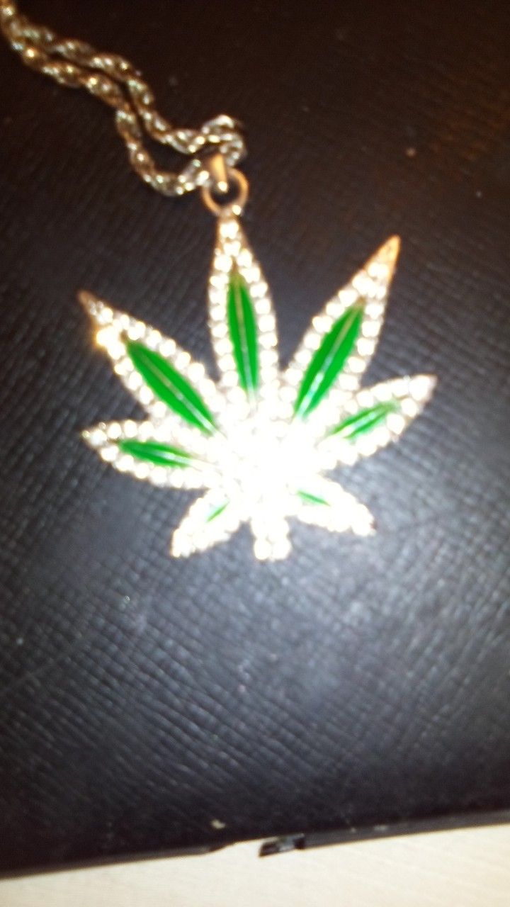 Marijuana Necklace With Chain Jewelry 