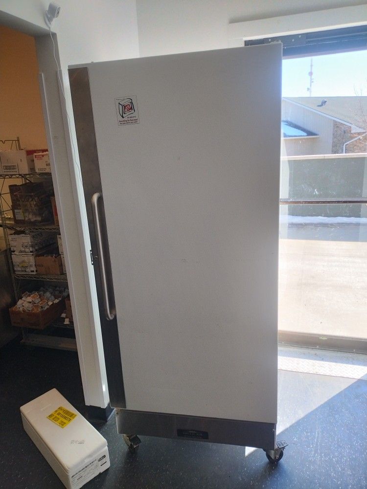Artic Air Commercial Refrigerator