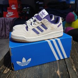 BRAND NEW ADIDAS SIZE 7 MENS. 45 OBO