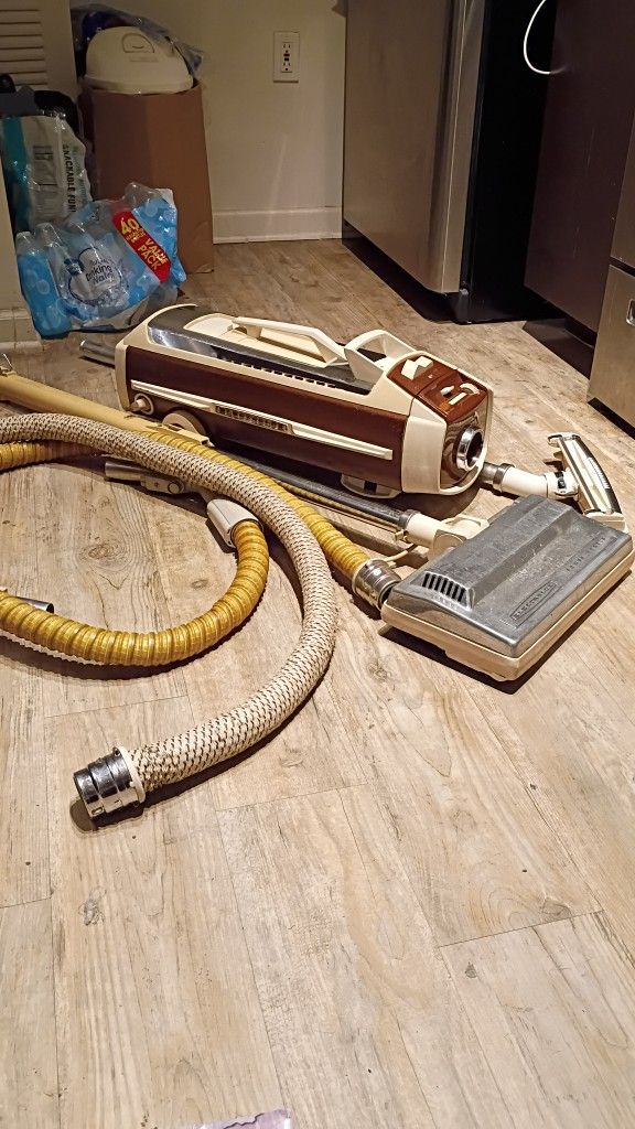 Vtg Electrolux Olympia Canister Vacuum Power Nozzle Hose 12 Bags & Attachments