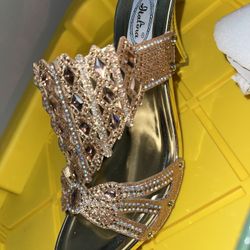 ‼️ YES IT'S AVAILABLE ‼️ Brand New, Gorgeous Bling Heels