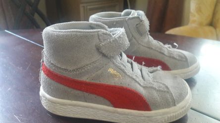 Puma sneakers size 7 great condition