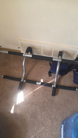 Free Pull-Up Bar
