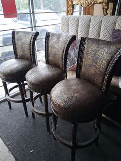 Bar stool