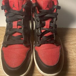 Boys  Nike Air Jordan 1