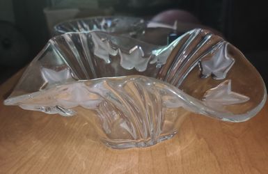 Mikasa Ivy Bowl Frosted Leaves Made in Germany 7.45"