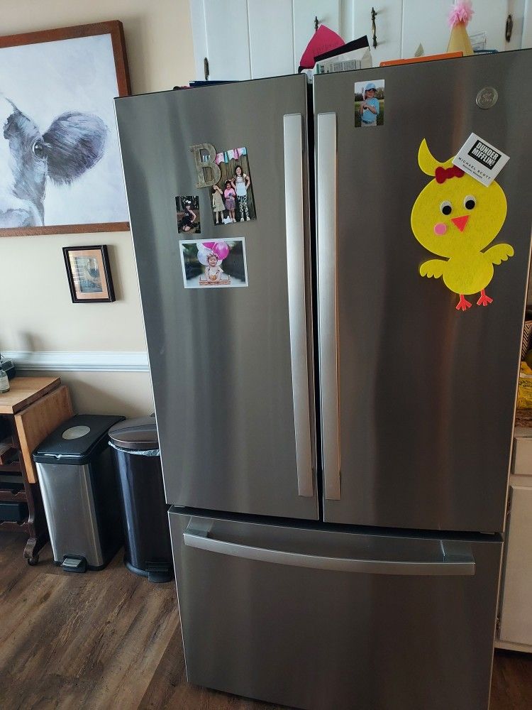 GE Refrigerator-French Door w/Freezer Drawer