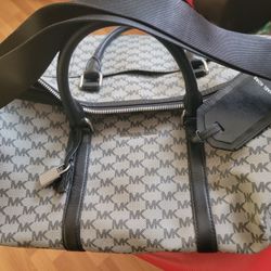 Michael kors weekender with wallet