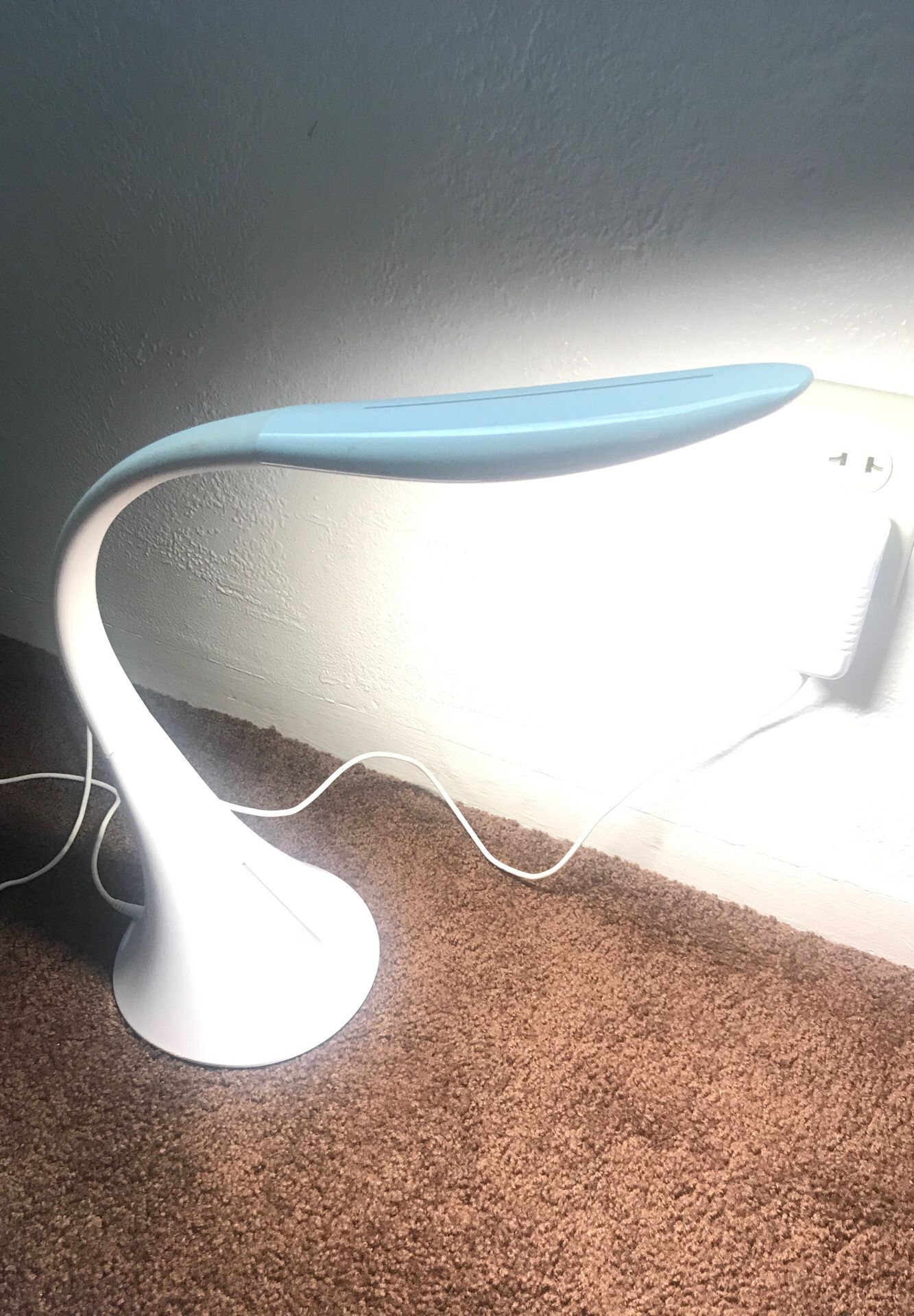 Tap / Touch Desk lamp w/ 2 USB ports