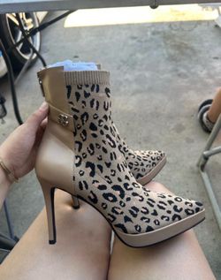 Leopard pointed-toe stiletto boots