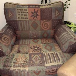 VINTAGE MULTIPATTERN CHAIR WITH HARDWOOD