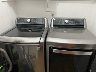 LG TurboSteam Sensor Dry Dryer + TurboWash Direct Drive Washer - Matching Set $650