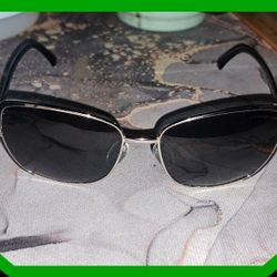 Designer.    sunglasses. C H A N N E L 