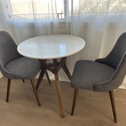 TABLE AND 2 CHAIRS
