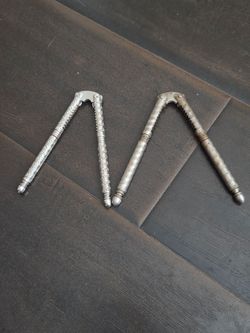 Nut cracker