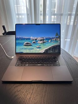 16-inch MacBook Pro - Space Black
