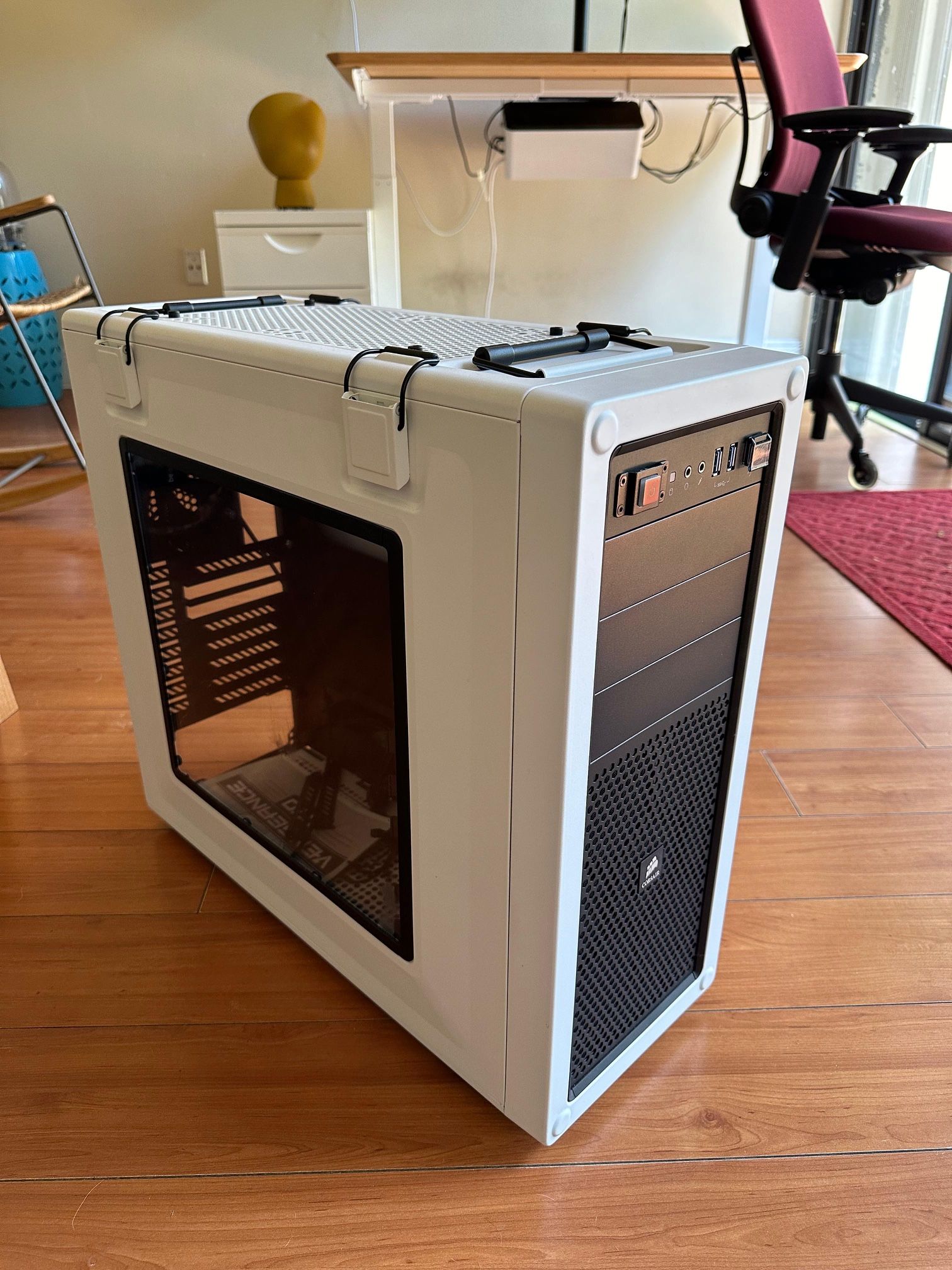 Corsair Vengeance C70 mid-tower case