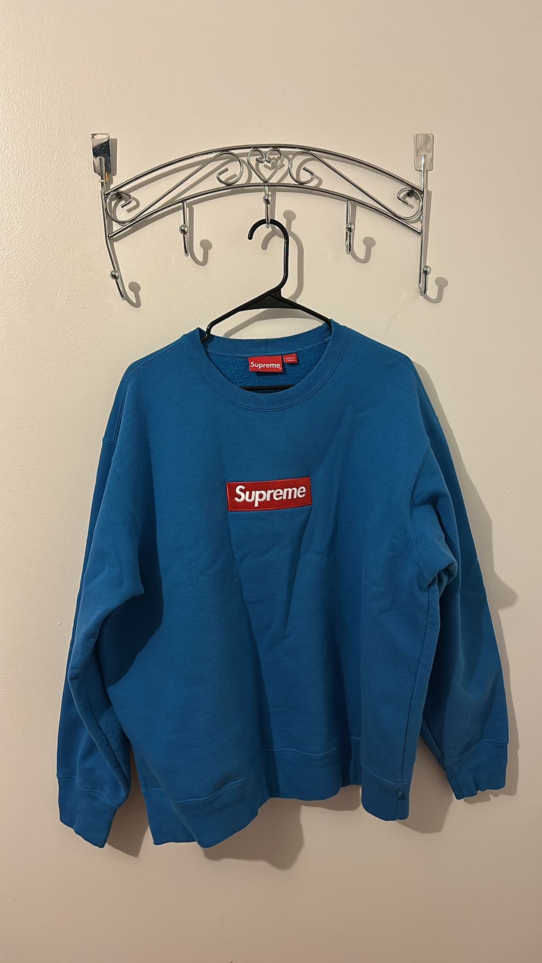 Supreme Sweater Size L