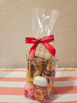 New Bath & Body Works MINI SIZE Gift Sets. $15 EACH.