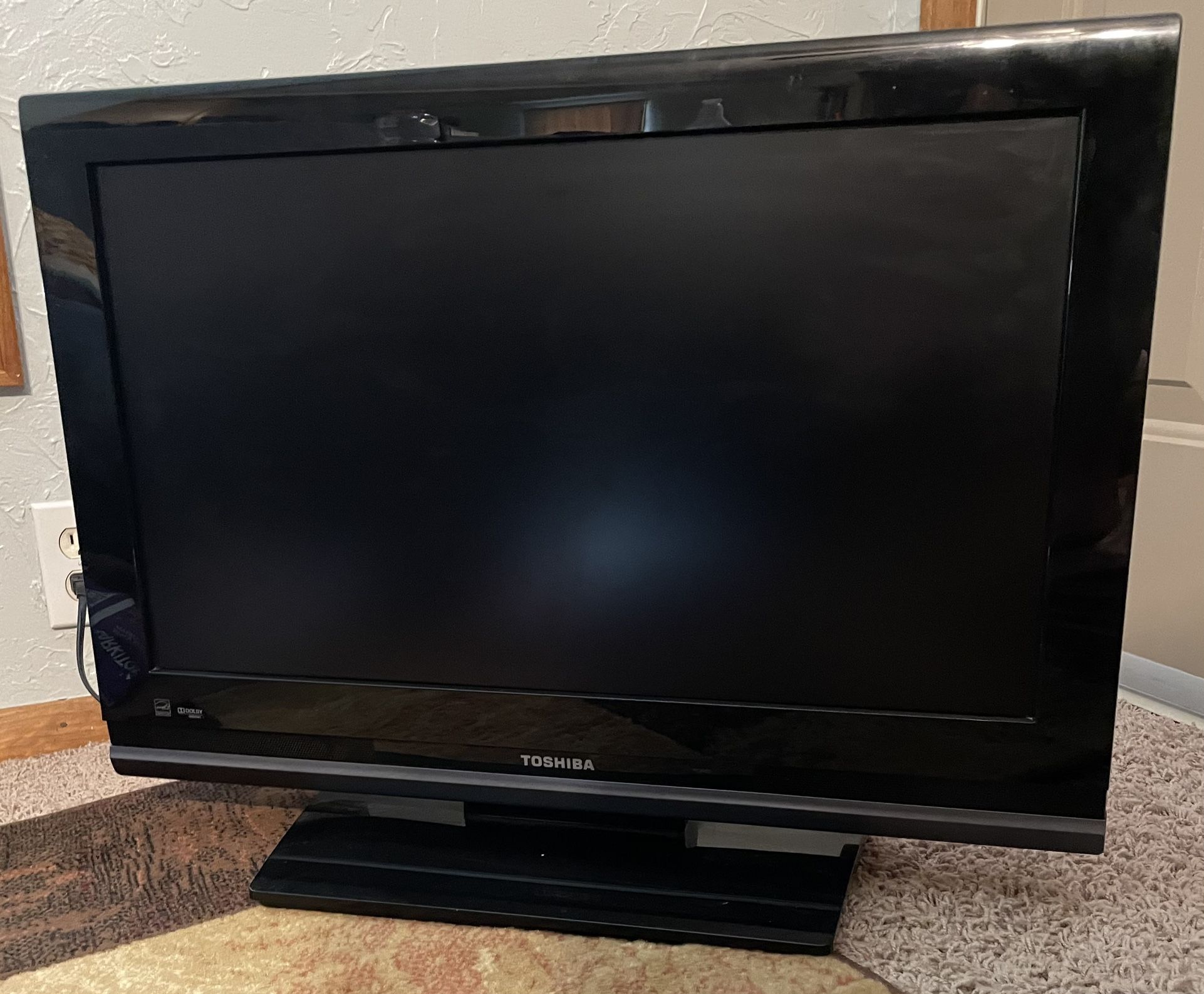 Toshiba Flat Screen Tv, Monitor With Remote