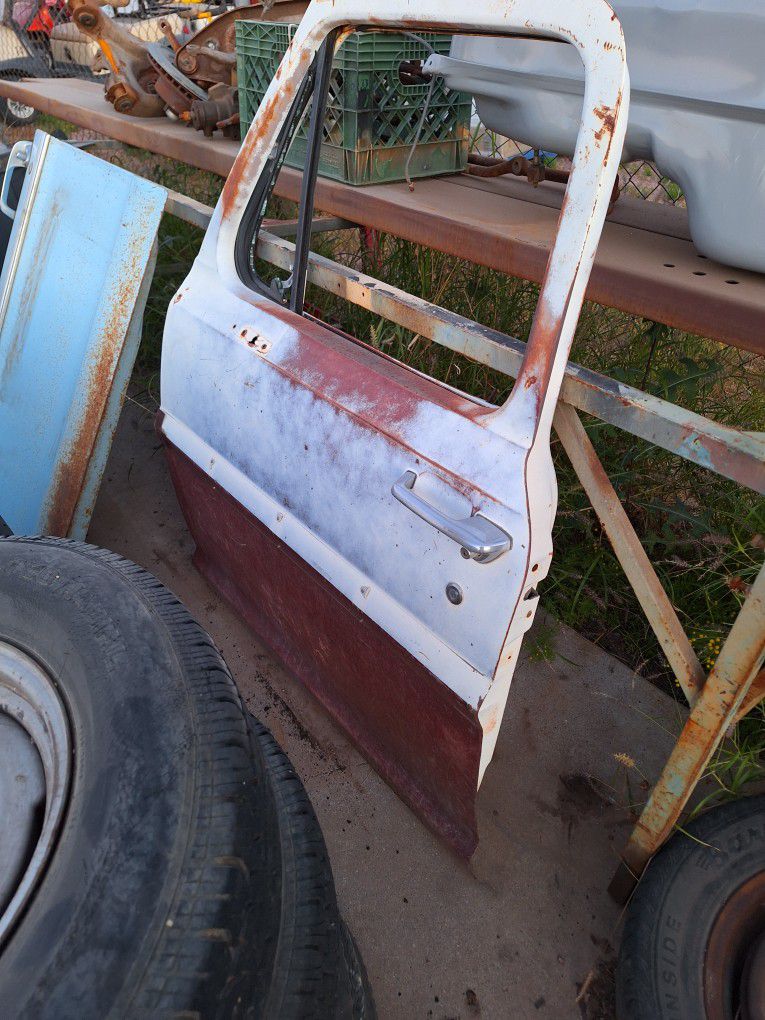 68 To 72 Ford Pickup Left Door,no Rust,no Glass,decent Used Condition, Needs Mirror Holes Welded.