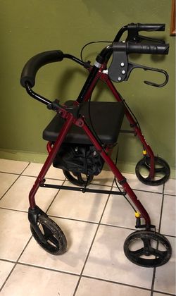 Rolling walker w/seat