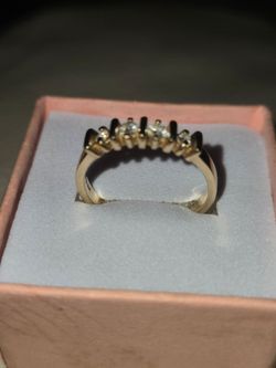 14K Gold Ladies Ring