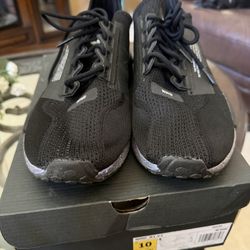 Men’s Adidas NMD R1 V2 Size 10