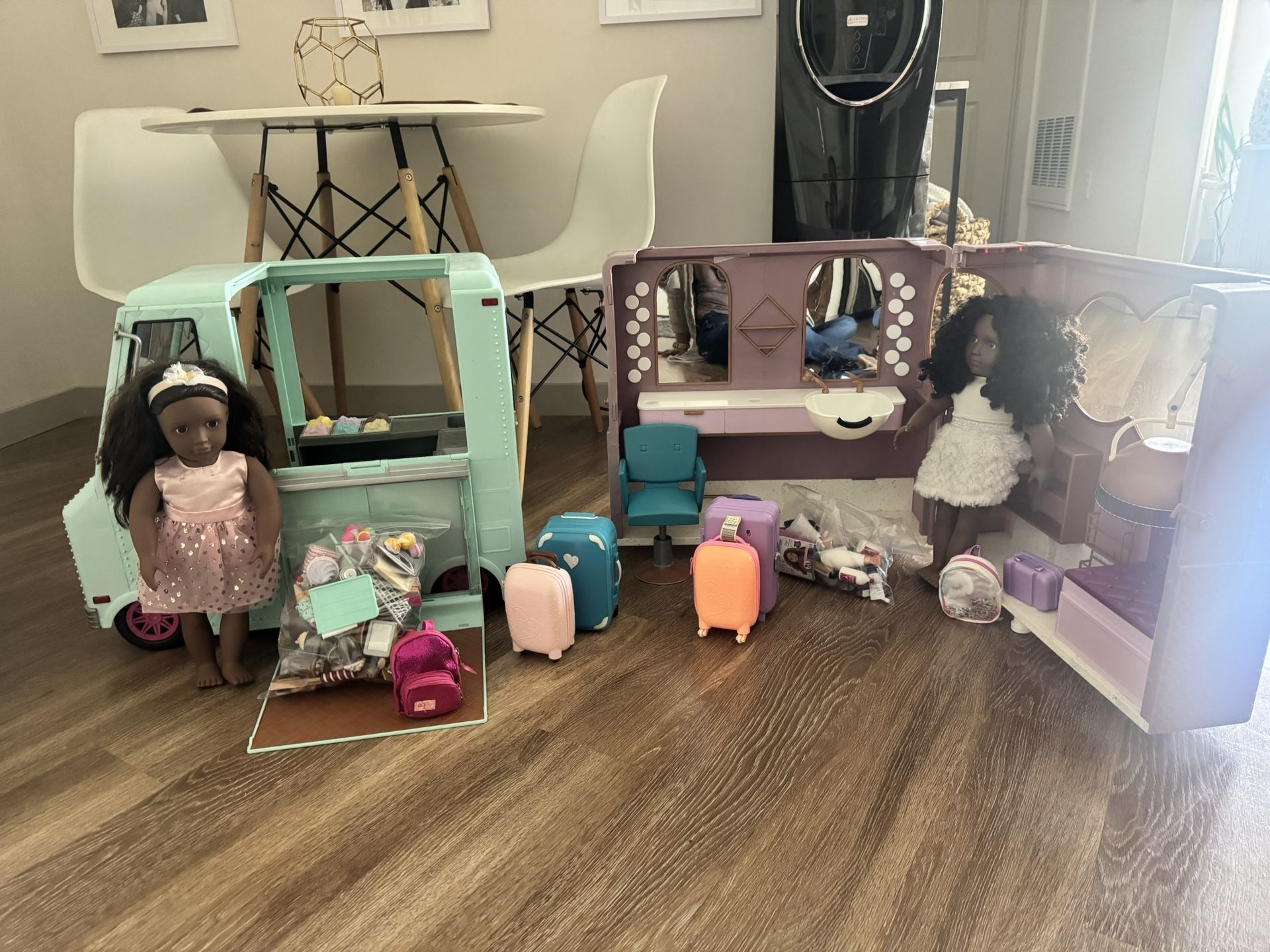 Our Generation Dolls/Playsets