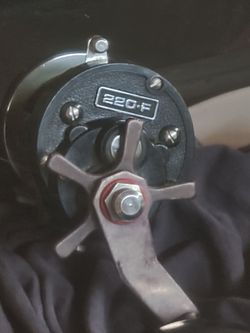 NEWELL 220-F vintage Fishing Reel