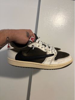 Men’s Travis Scott Lows Cactus Jack Size 8 Used But Still In Good Condition Need Gone Asap