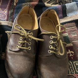 doc marten low top size 7M 