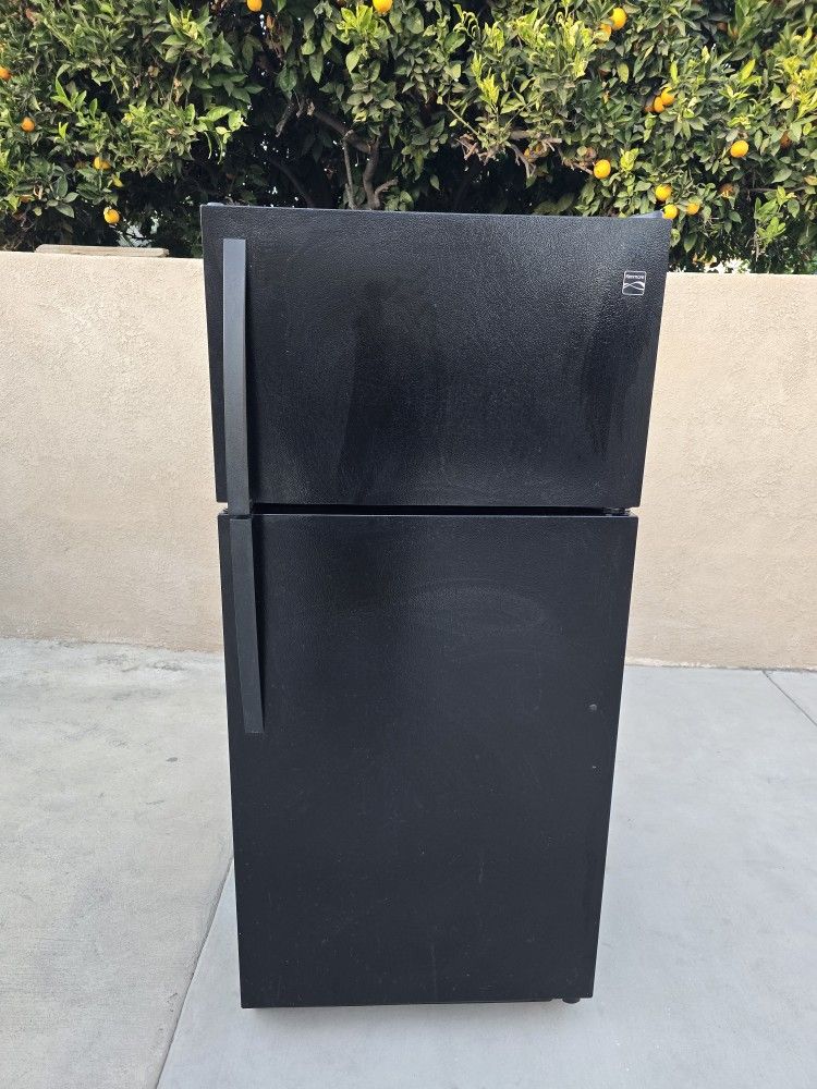 3MONTHS WARRANTY 28X29X64 KENMORE FRIDGE 17CUFT BLACK