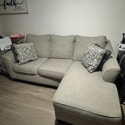 Black Friday -  Sofa with chaise 
