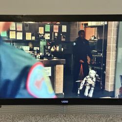 Flat Screen VIZIO TV 