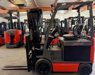 2021 Toyota quad mast Forklift
