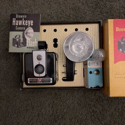 Kodak Brownie Hawkeye In Box 