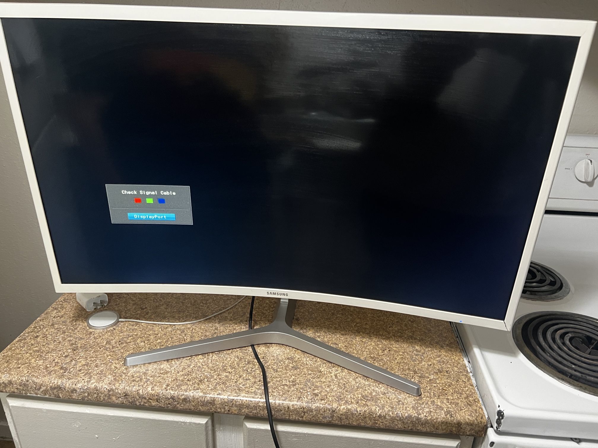 Samsung 32 Inch Full HD Curved Screen LED LCD Monitor Glossy White