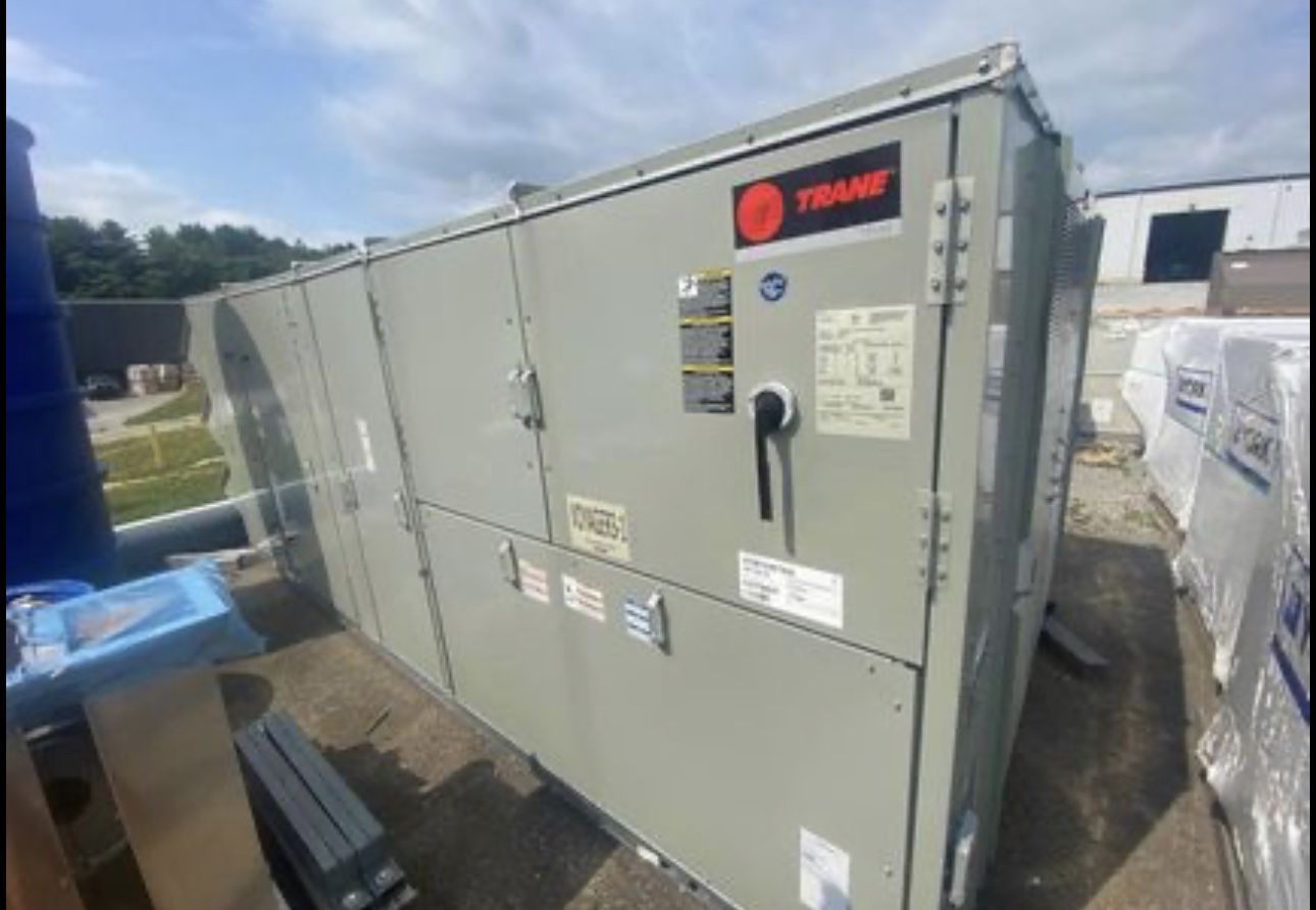 New In Stock// 35 Ton TRANE Voyager Commercial R/T 208/60HZ/3ph M# TCH420